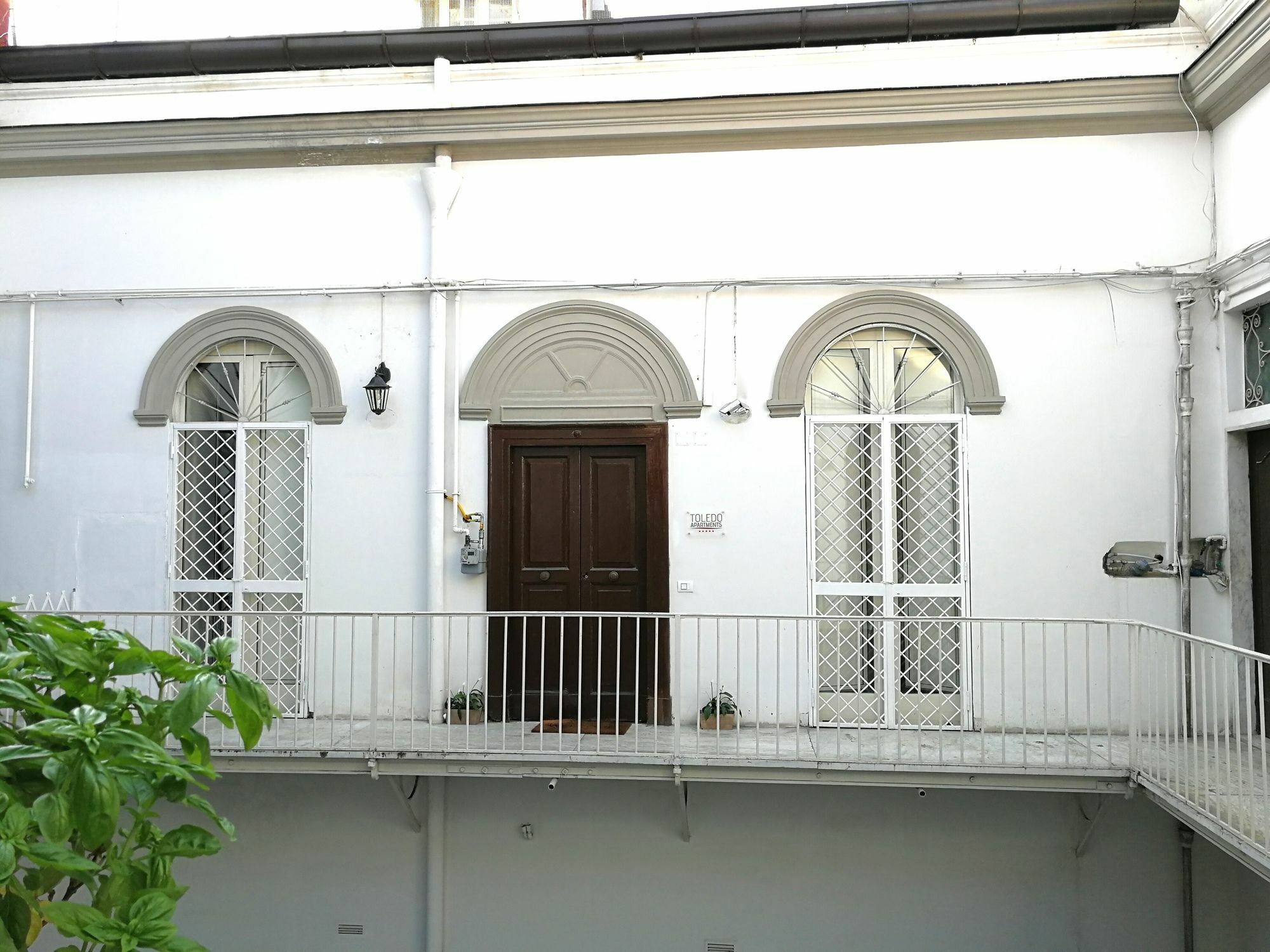 Toledostation B&B نابولي المظهر الخارجي الصورة