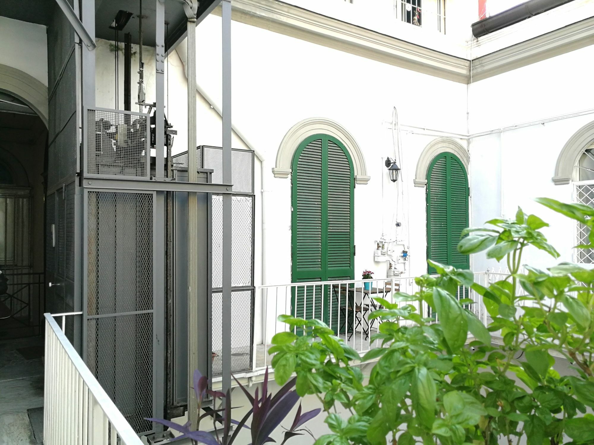 Toledostation B&B نابولي المظهر الخارجي الصورة